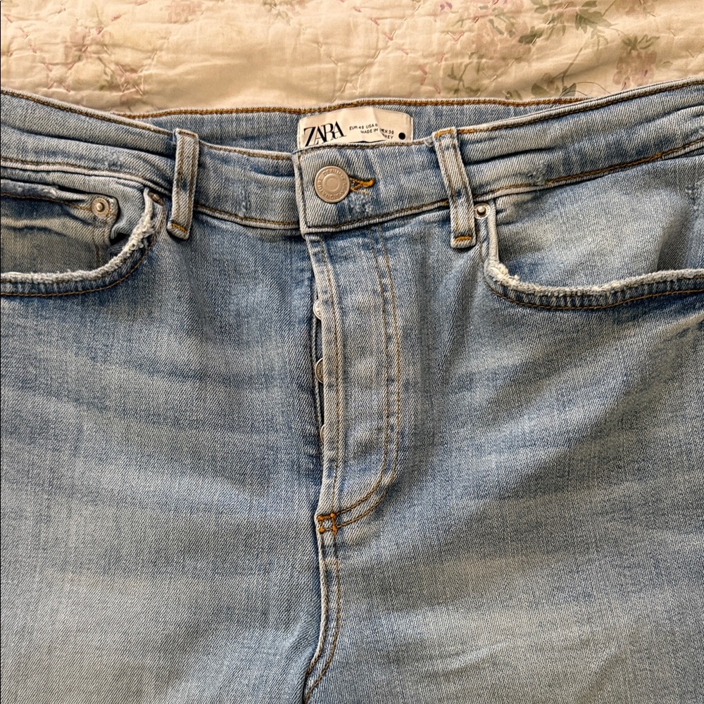 Zara Light Wash Blue Denim Jeans